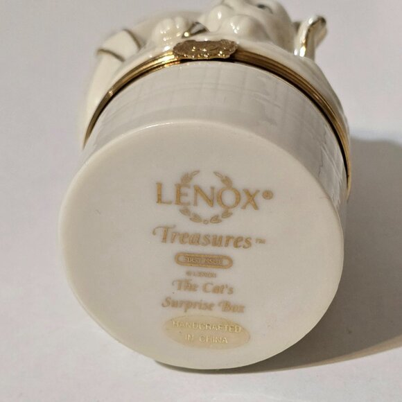 Lenox Treasures "The Cat's Surprise" Trinket Box with cat charm - Picture 2 of 5